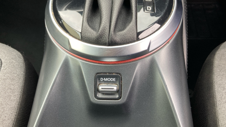 Nissan Juke 1.0 DiG-T N-Connecta 5dr DCT Petrol Hatchback